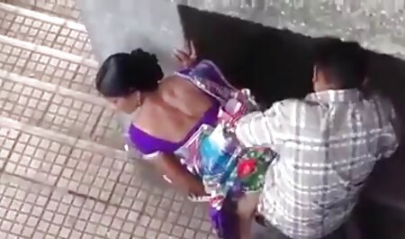 Bonita orgias follando duro adolescente conoce a un chico al azar en línea para una follada dura